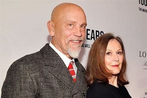 amandine malkovich|Facts About Amandine Malkovich, John Malkovich’s Daughter。